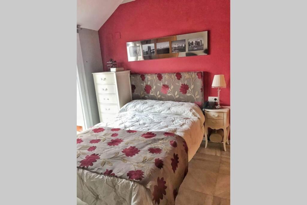 Duplex, Terraza, 10 Min Coche Centro Sevilla กามาส ภายนอก รูปภาพ